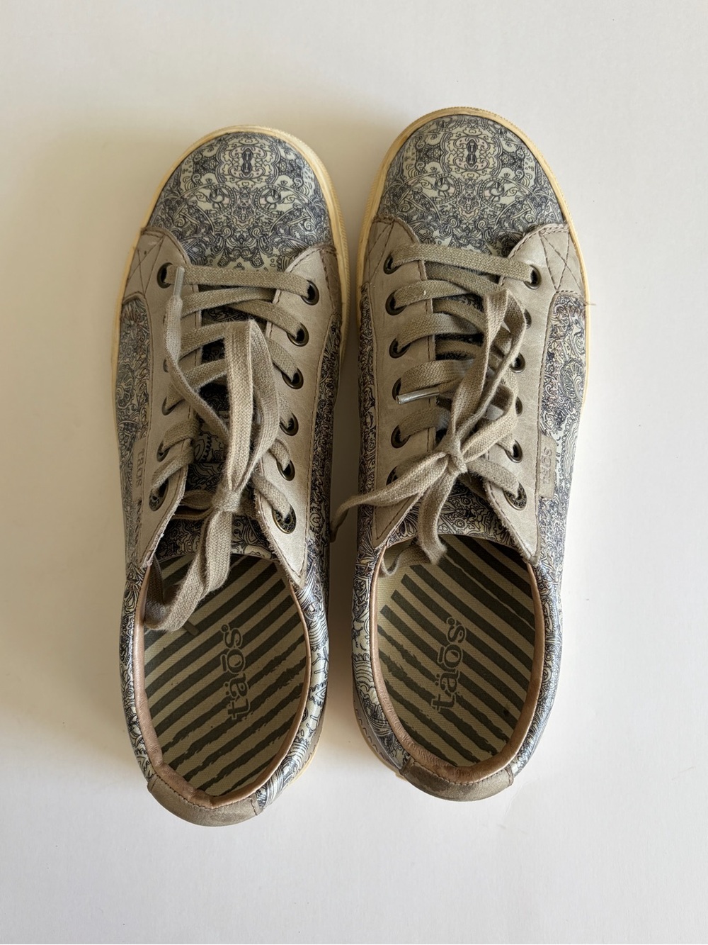 Taos plim soul lux paisley leather lace up shoe 9